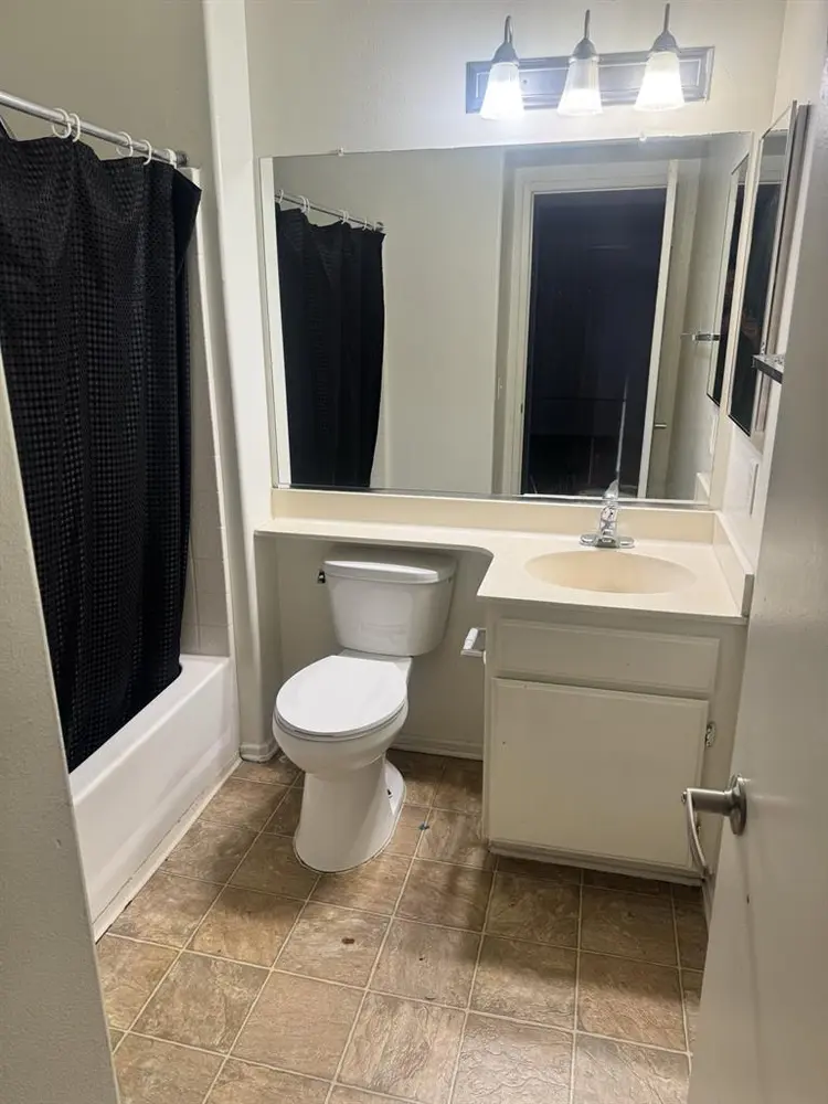 Room with private in Santa Clarita
