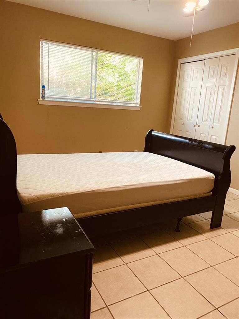 Single bedroom for rentt