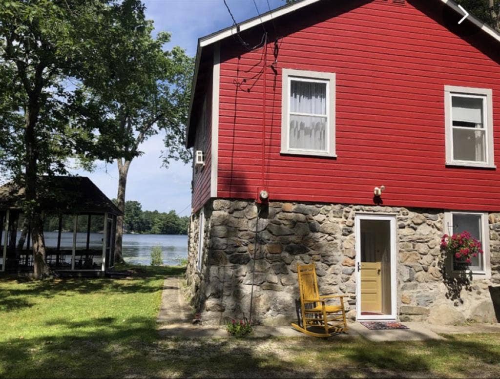 Lakeside Home Needs Chill Roommate