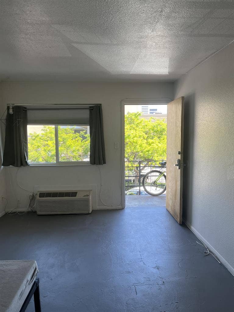 🏠 Lease Takeover – $950/month
