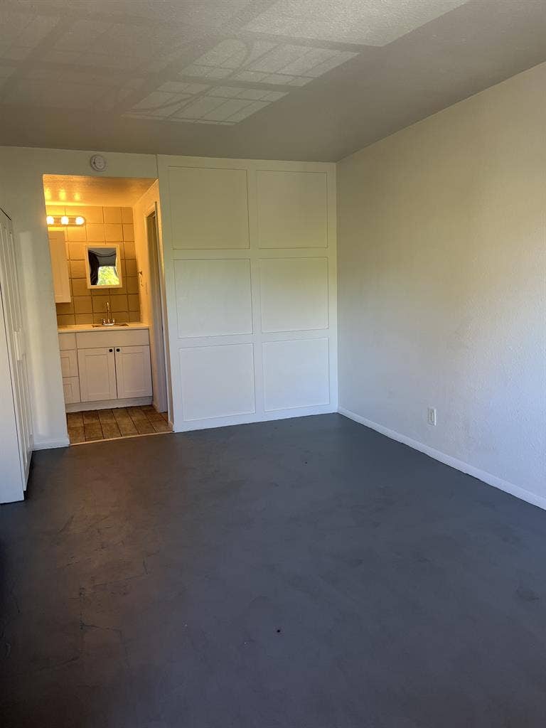 🏠 Lease Takeover – $950/month