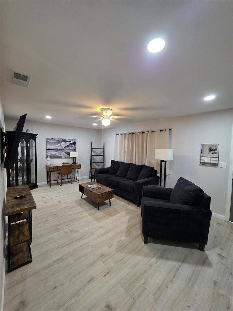 3 bed | 2 bath Post Call Paradise