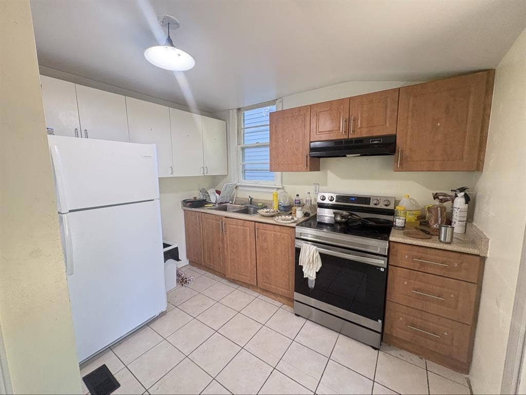 Female roommate needed sublet