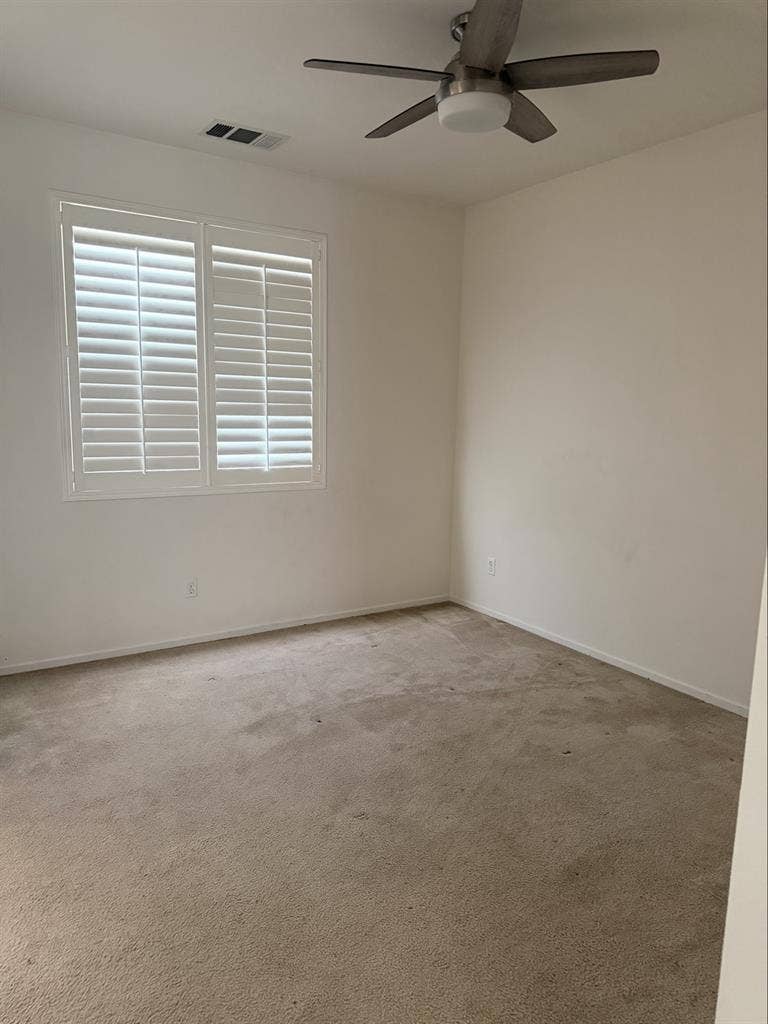PRIVATE MASTER BEDROOM FOR RENT