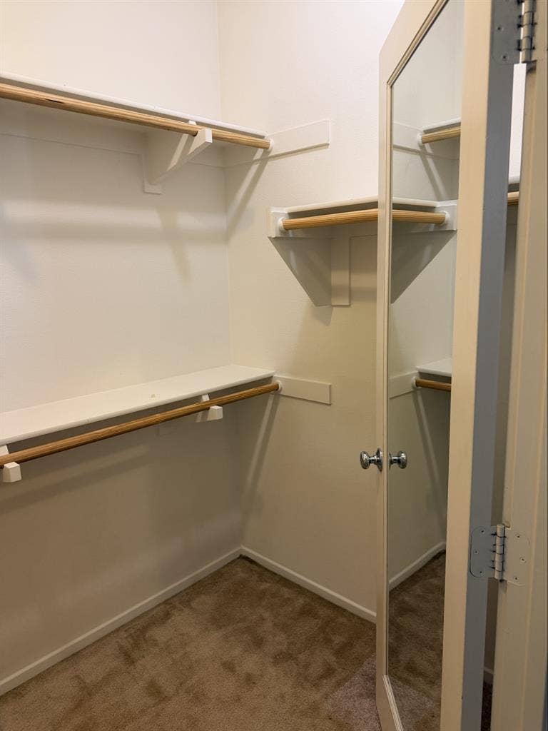 PRIVATE MASTER BEDROOM FOR RENT