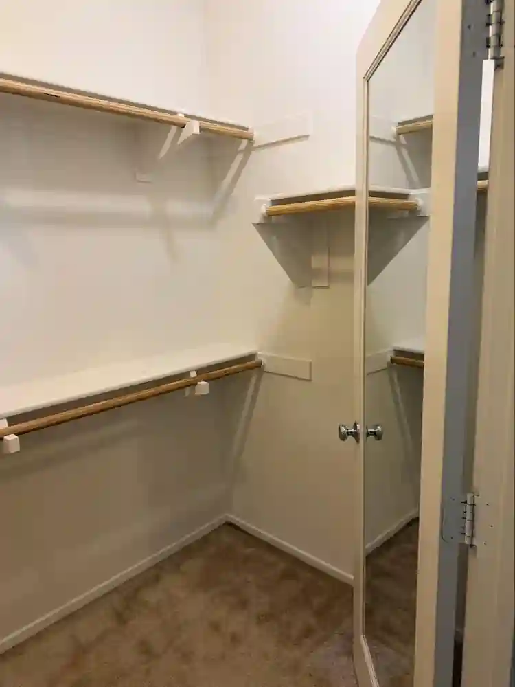 PRIVATE MASTER BEDROOM FOR RENT