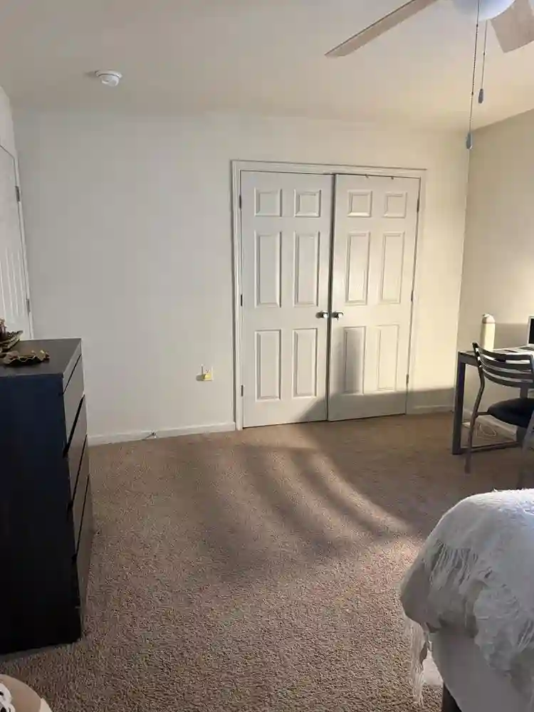 Reletting Room! 601/mo.