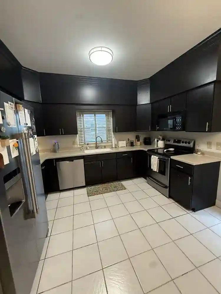Roommate Needed in Green Hills