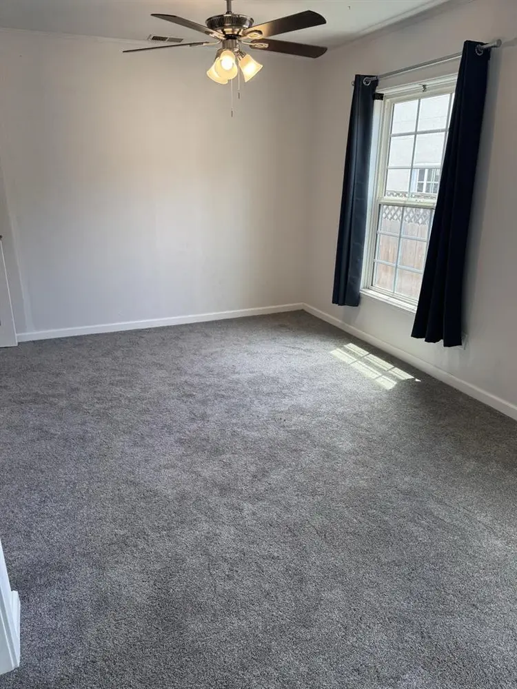 Master bedroom for rent