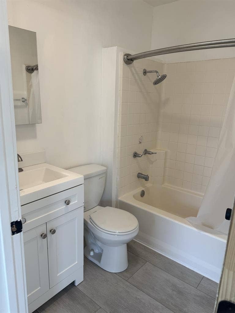 Master bedroom for rent