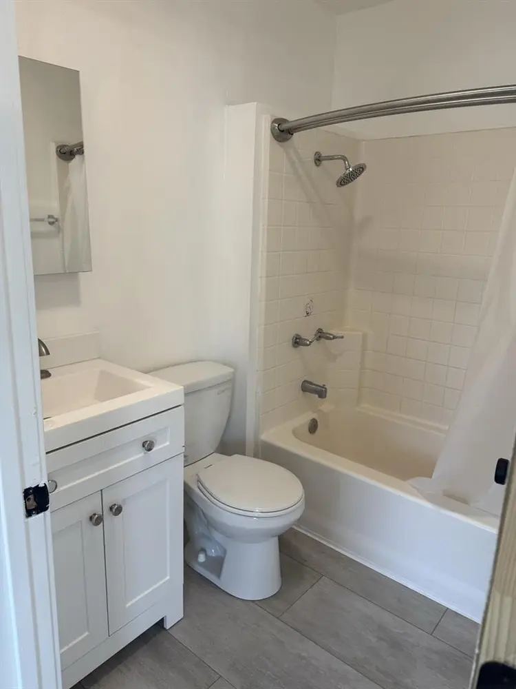 Master bedroom for rent