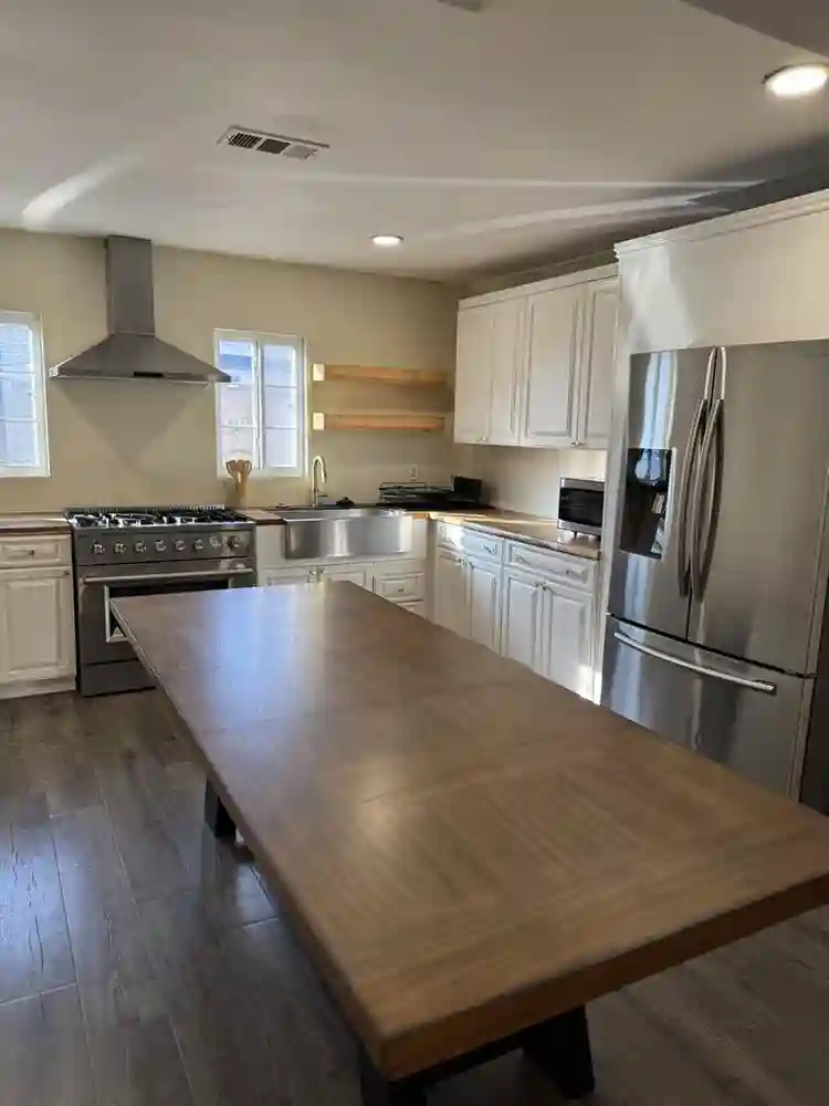 Master bedroom for rent