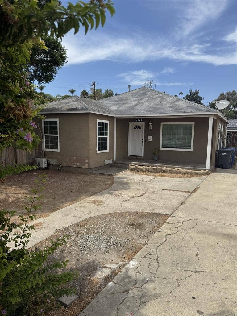 Master bedroom for rent