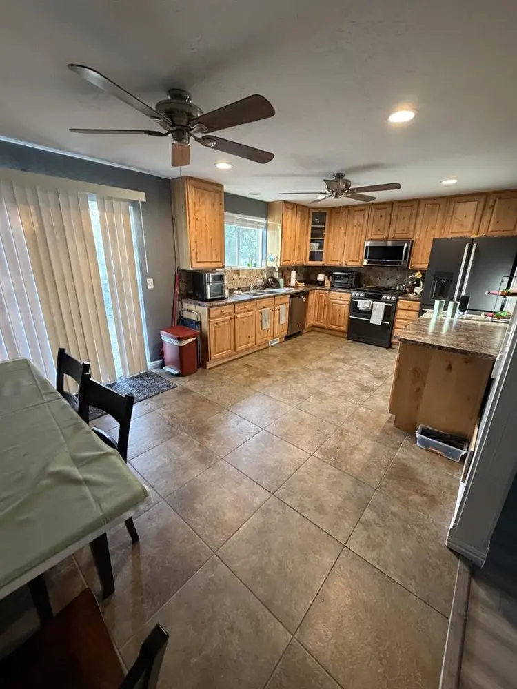 $650/month 4bed 2 bath. 1-2 Roomate