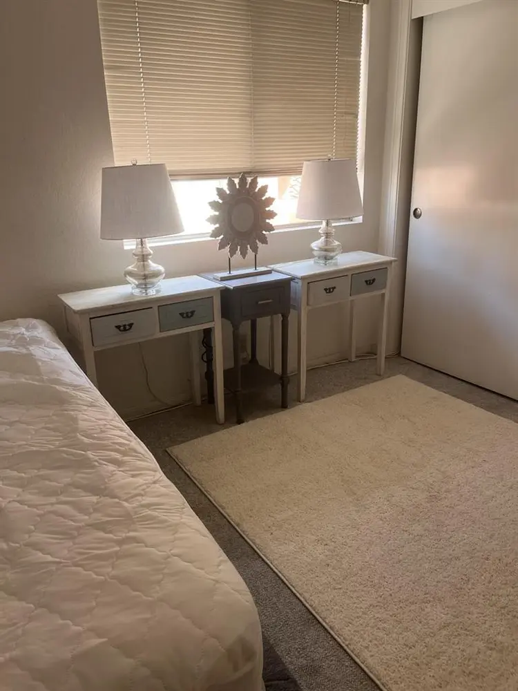 Female roommate wanted.