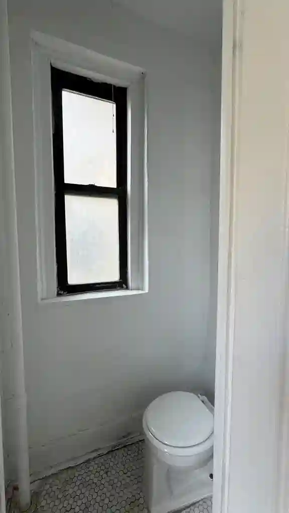 Room to share — own WC — 975/mo