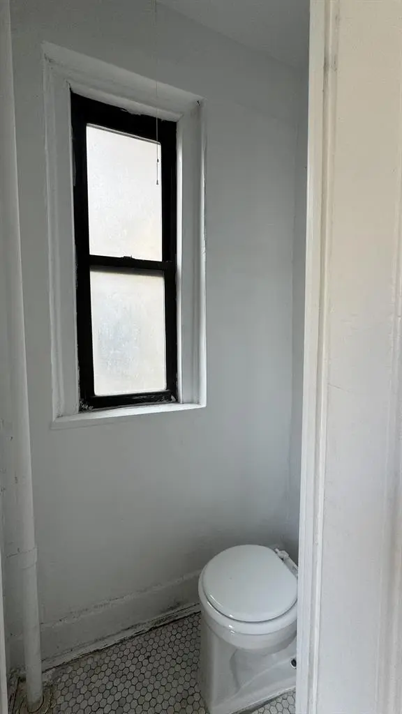 Room to share — own WC — 975/mo