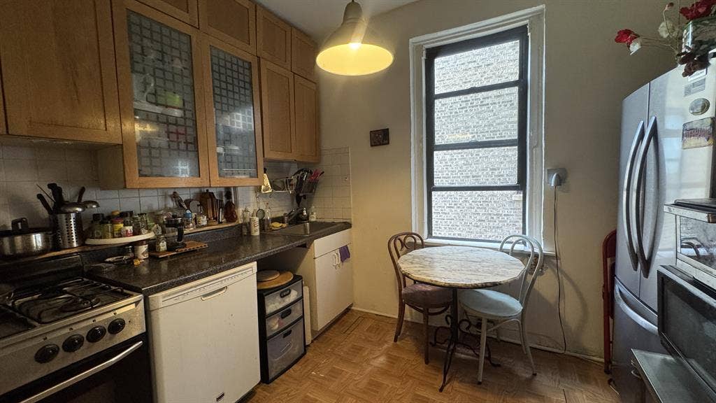 Room to share — own WC — 975/mo