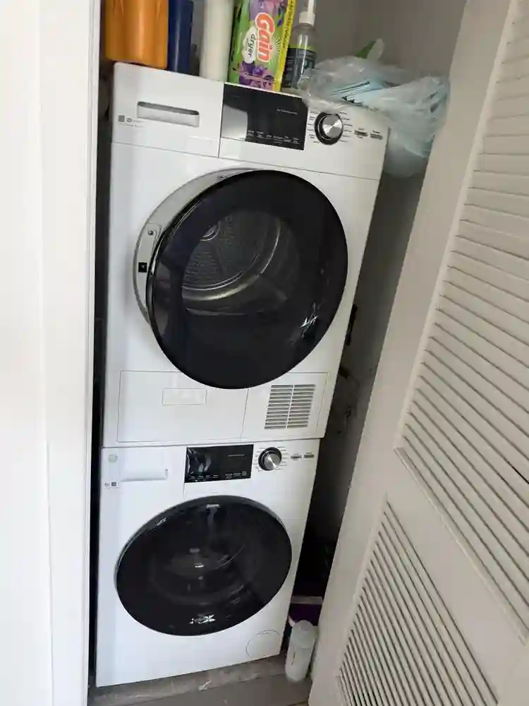 Private Terrace 1BR LIC, Free Month