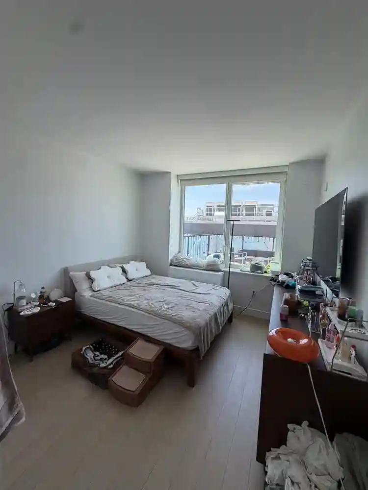 Private Terrace 1BR LIC, Free Month