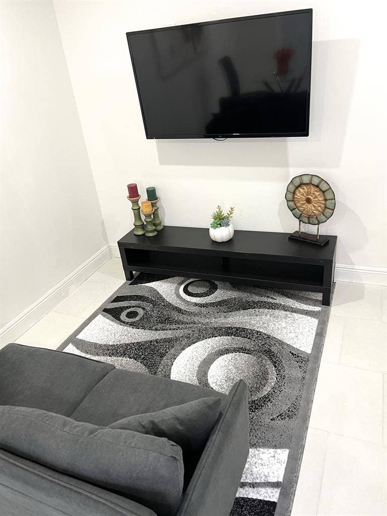 Furnished, utilities,washer/dryer