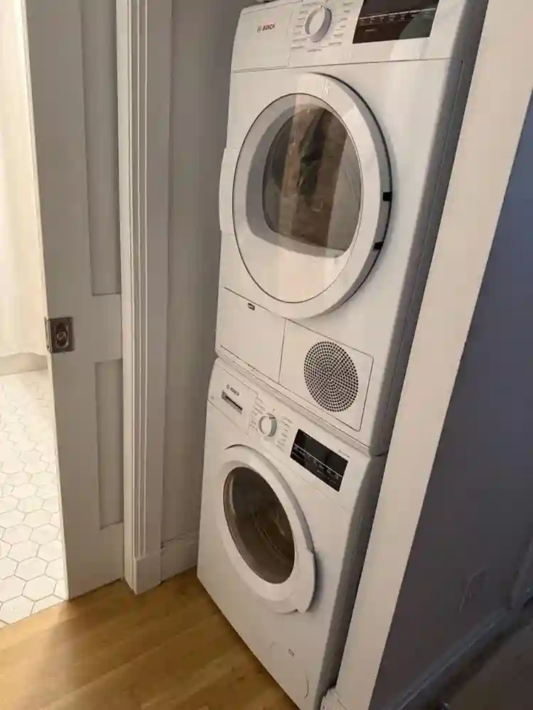 Upper East Side Room For Rent