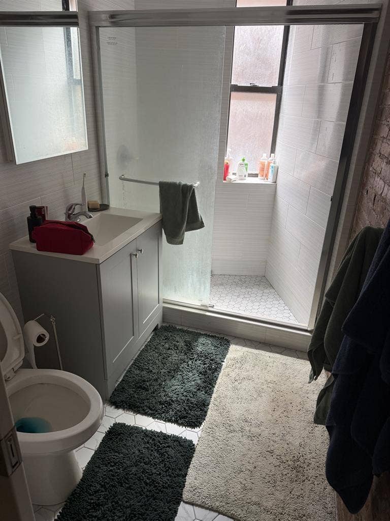 Upper East Side Room For Rent