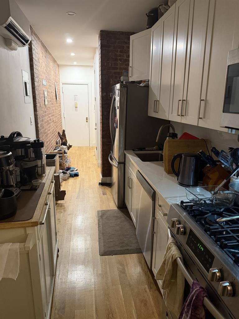 Upper East Side Room For Rent