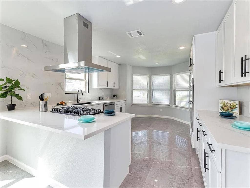 Looking for roommate!