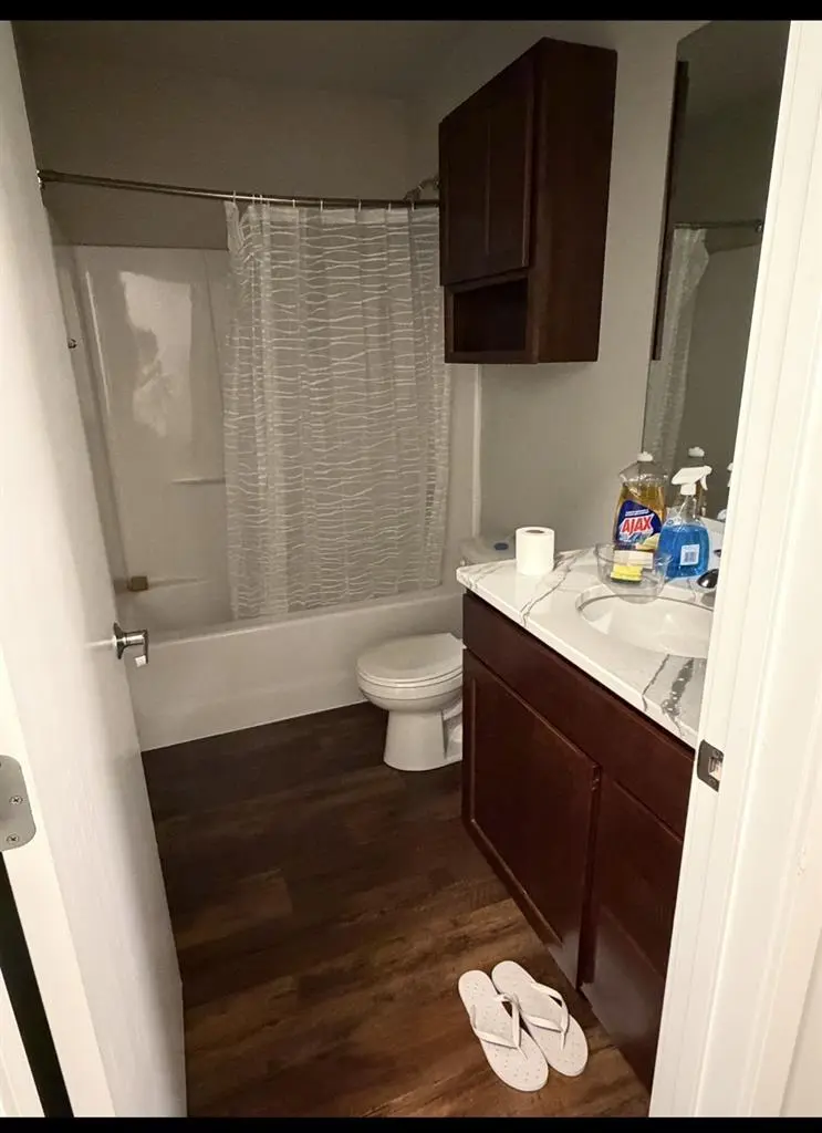 Private Room Near Creighton – $990
