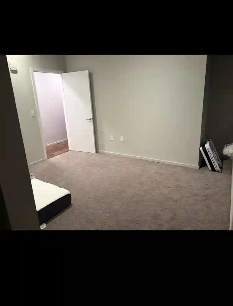 Private Room Near Creighton – $990