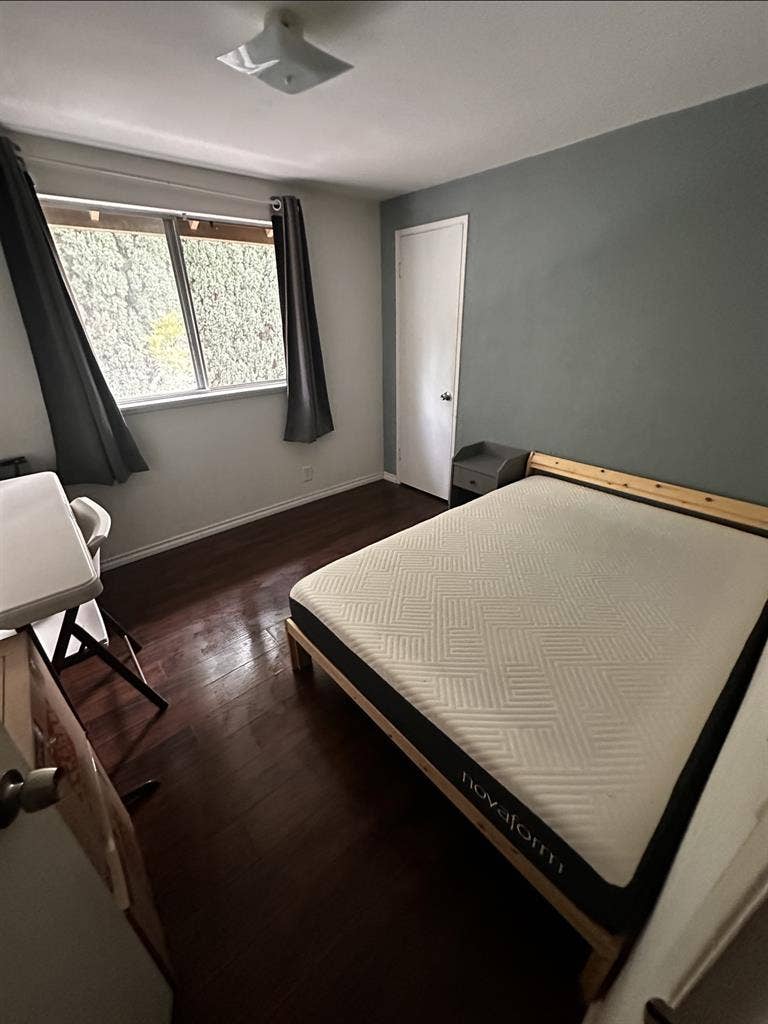 Room for Rent in Irvine!.