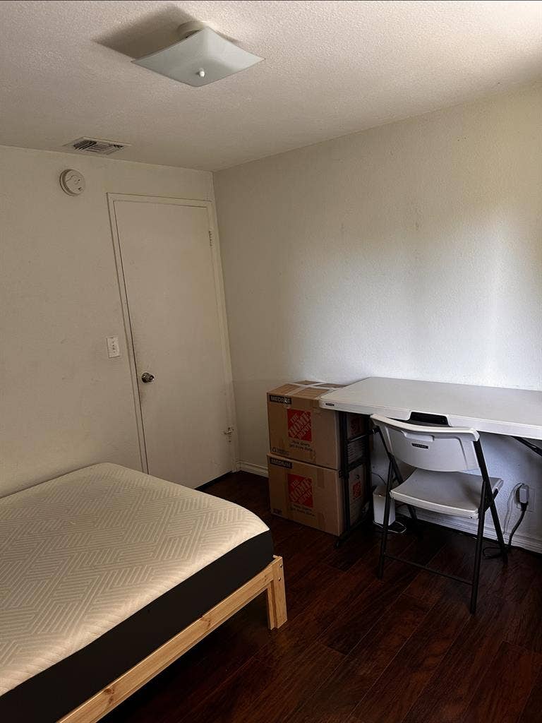 Room for Rent in Irvine!.