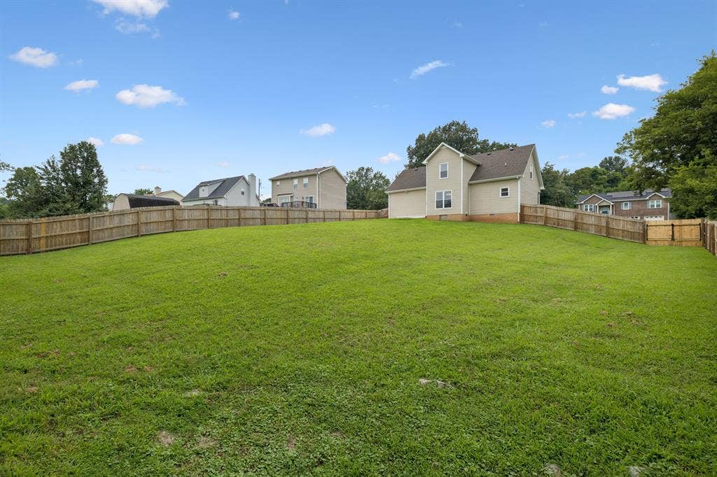 Roommates Needed In Clarksville TN