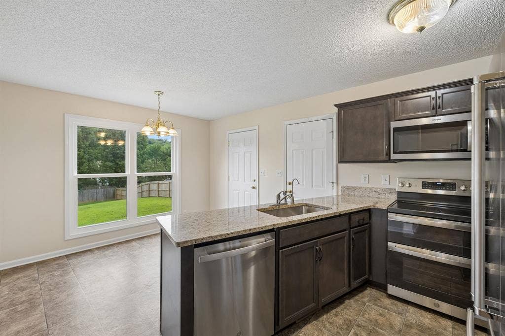 Roommates Needed In Clarksville TN