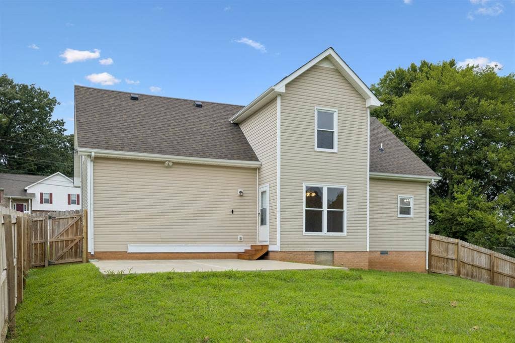 Roommates Needed In Clarksville TN