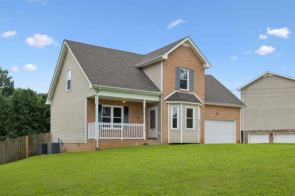 Roommates Needed In Clarksville TN