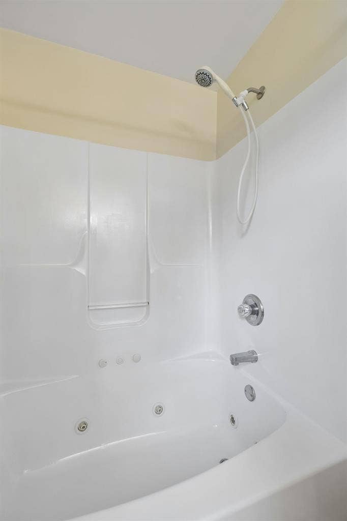 Roommates Needed In Clarksville TN