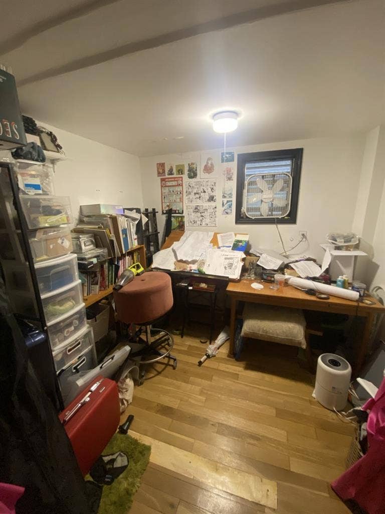 Room in chill artist apartment!