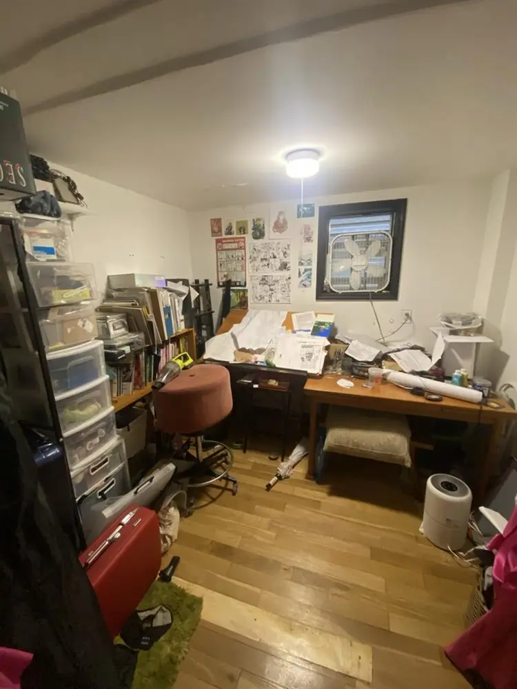 Room in chill artist apartment!