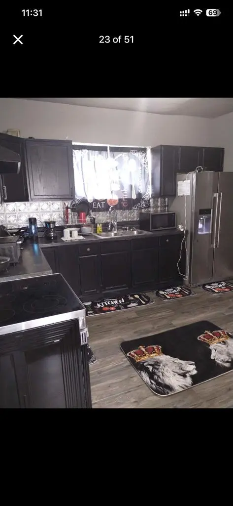 rooms for rent right off green line