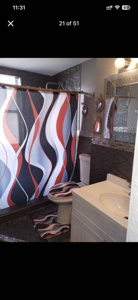 rooms for rent right off green line