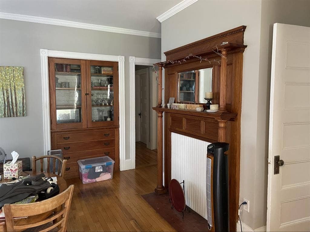 Large sunny apartment to sharee