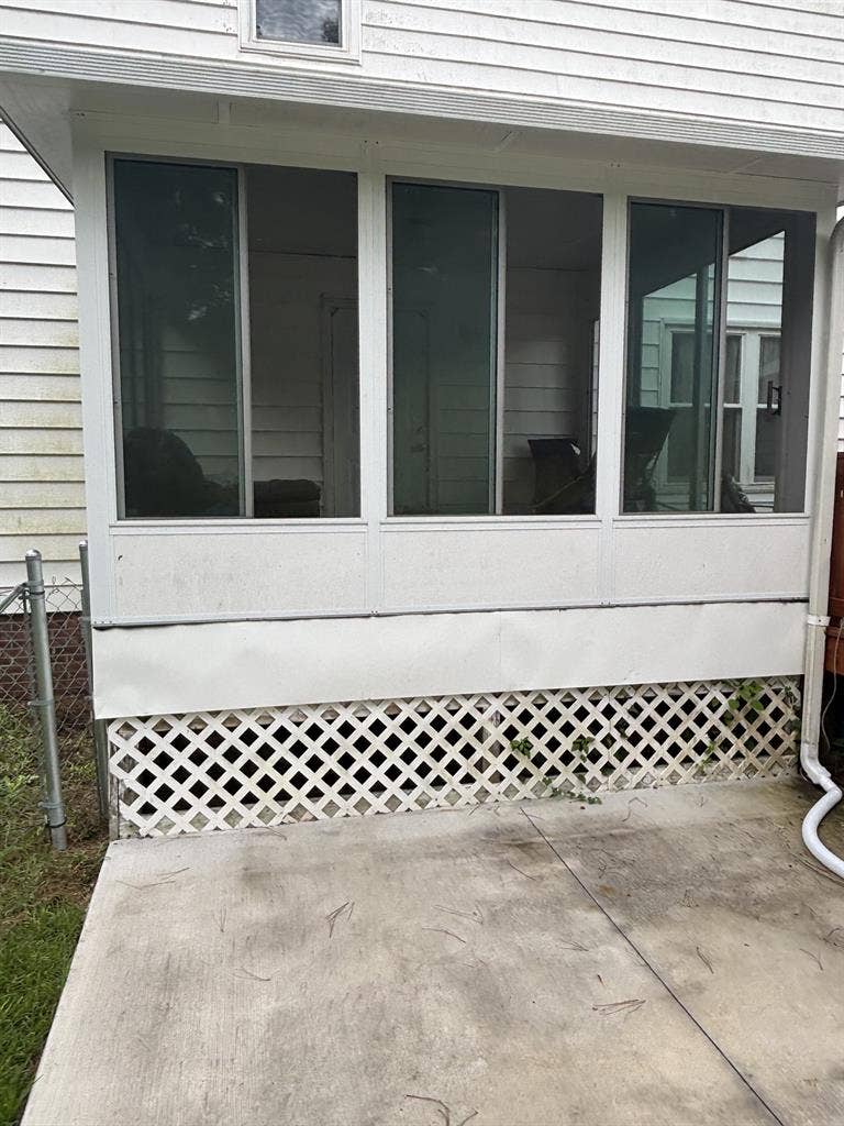 Private upstairs bedroom/bath