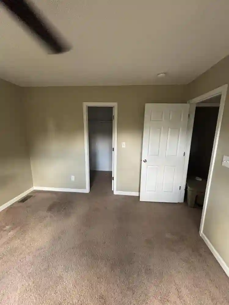 Private upstairs bedroom/bath