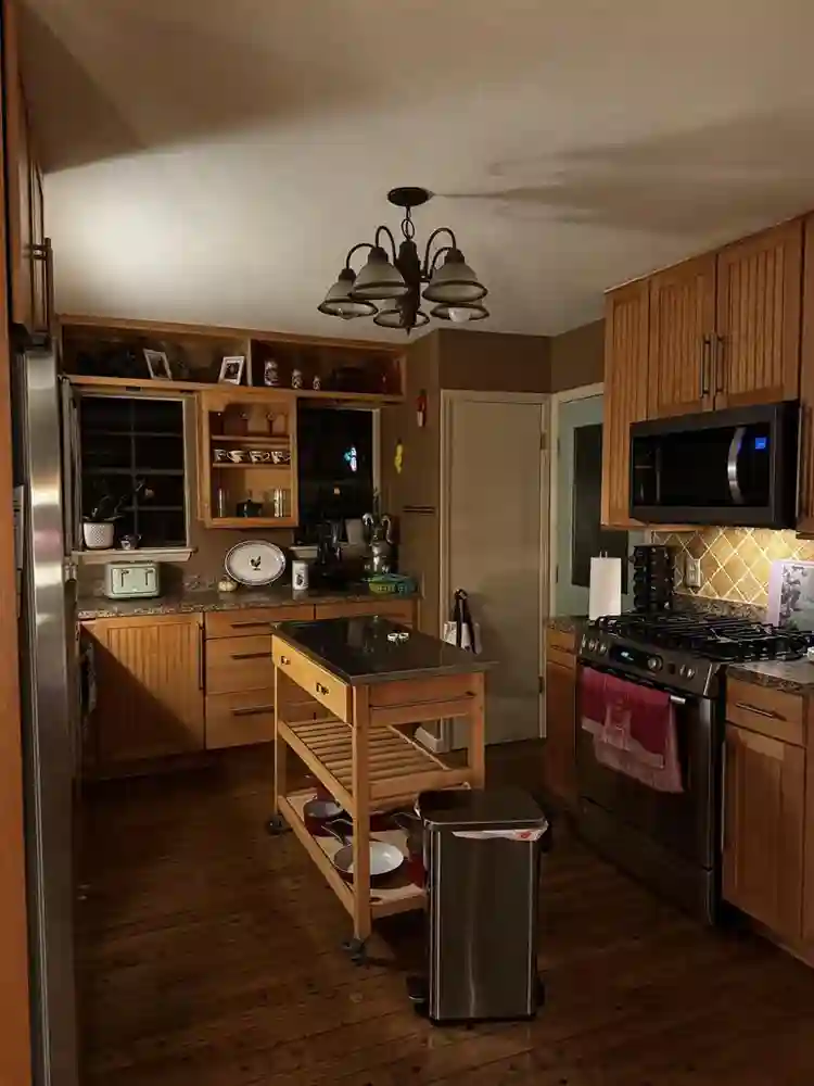 Cozy furnished room in house