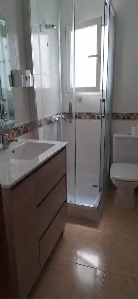 Se alquila habitación