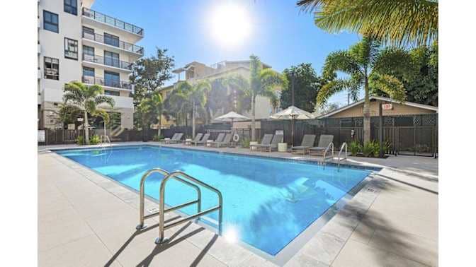 Master Bedroom own bath, DT Miami