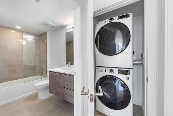 Master Bedroom own bath, DT Miami
