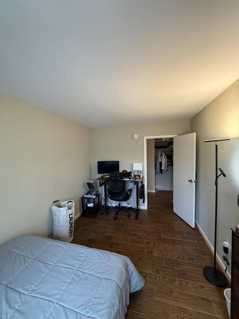 Master Bedroom - Foggy Bottomm